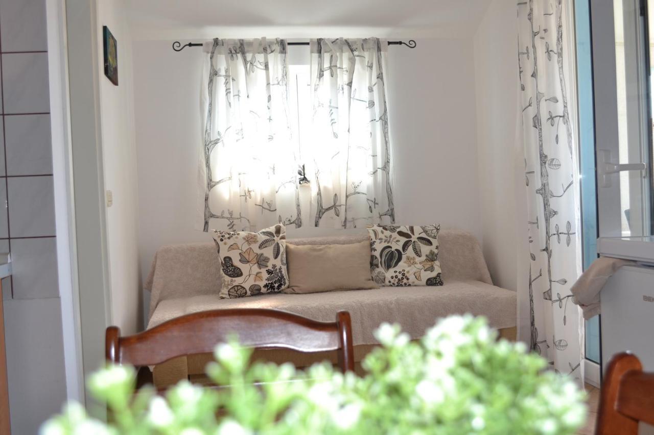 Apartments Lucija Srima Ngoại thất bức ảnh