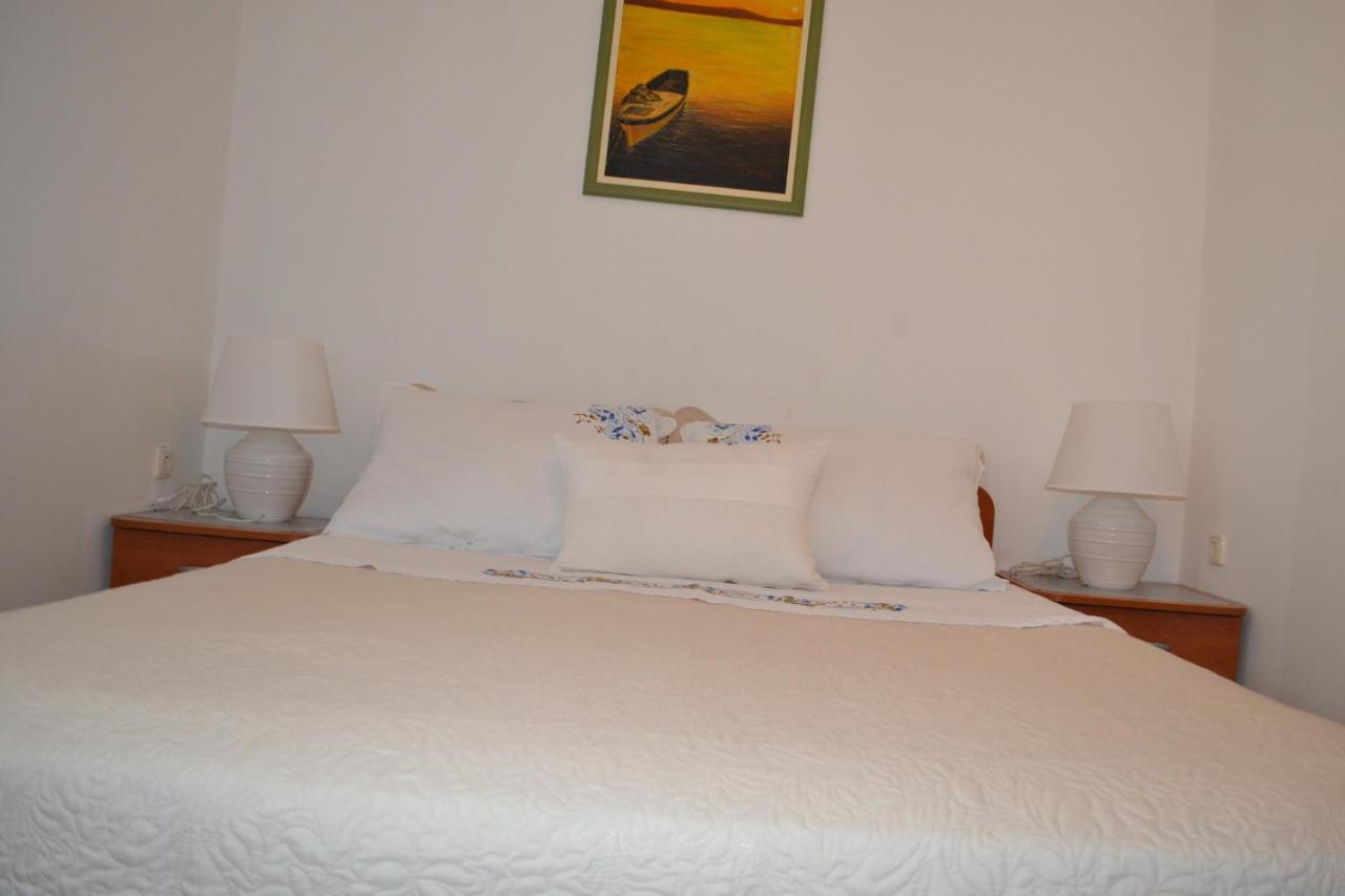 Apartments Lucija Srima Ngoại thất bức ảnh