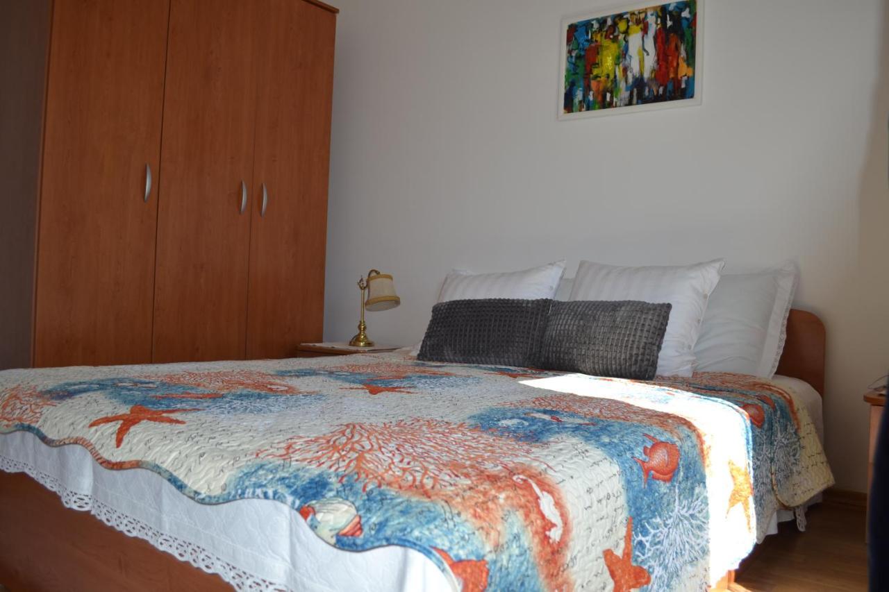 Apartments Lucija Srima Ngoại thất bức ảnh