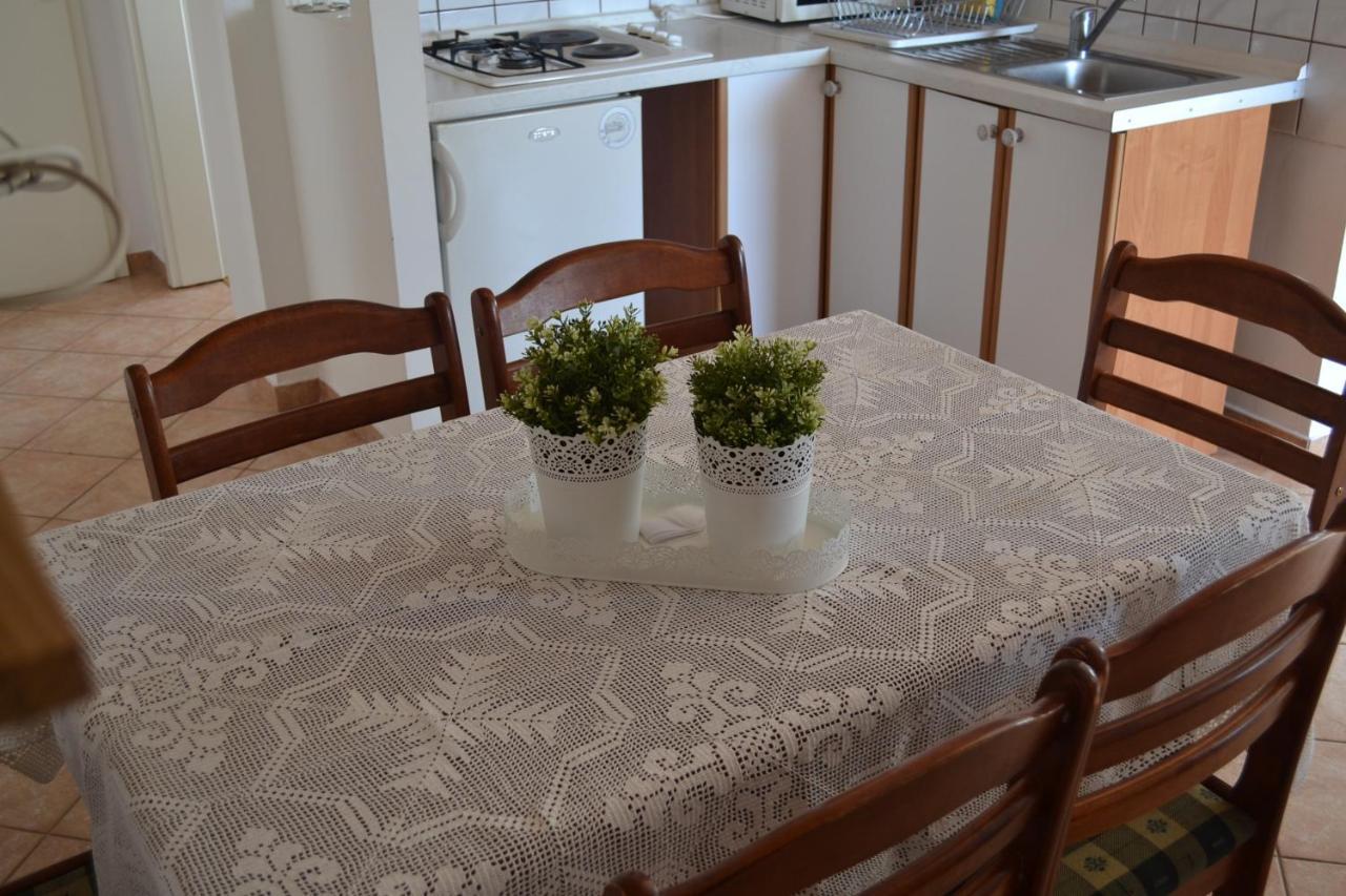 Apartments Lucija Srima Ngoại thất bức ảnh