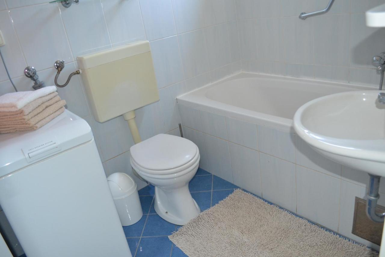 Apartments Lucija Srima Ngoại thất bức ảnh