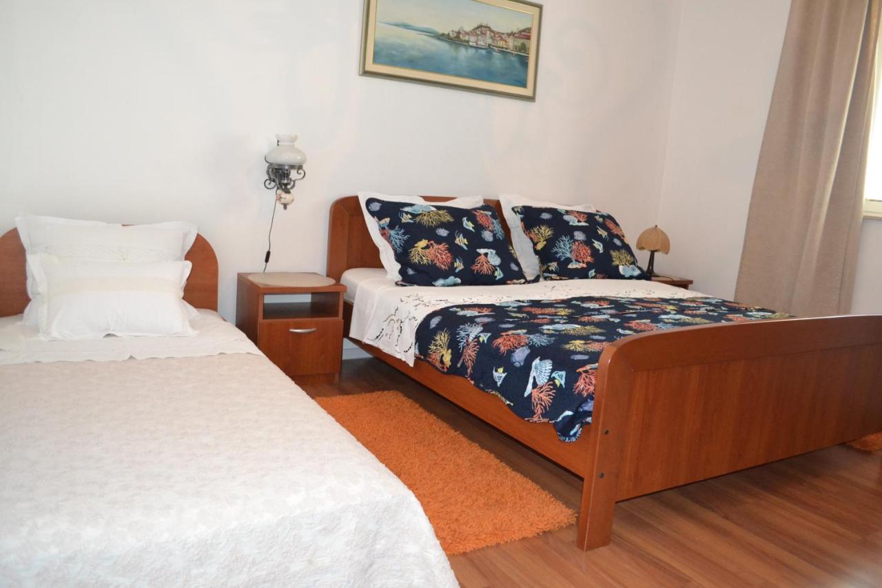 Apartments Lucija Srima Ngoại thất bức ảnh
