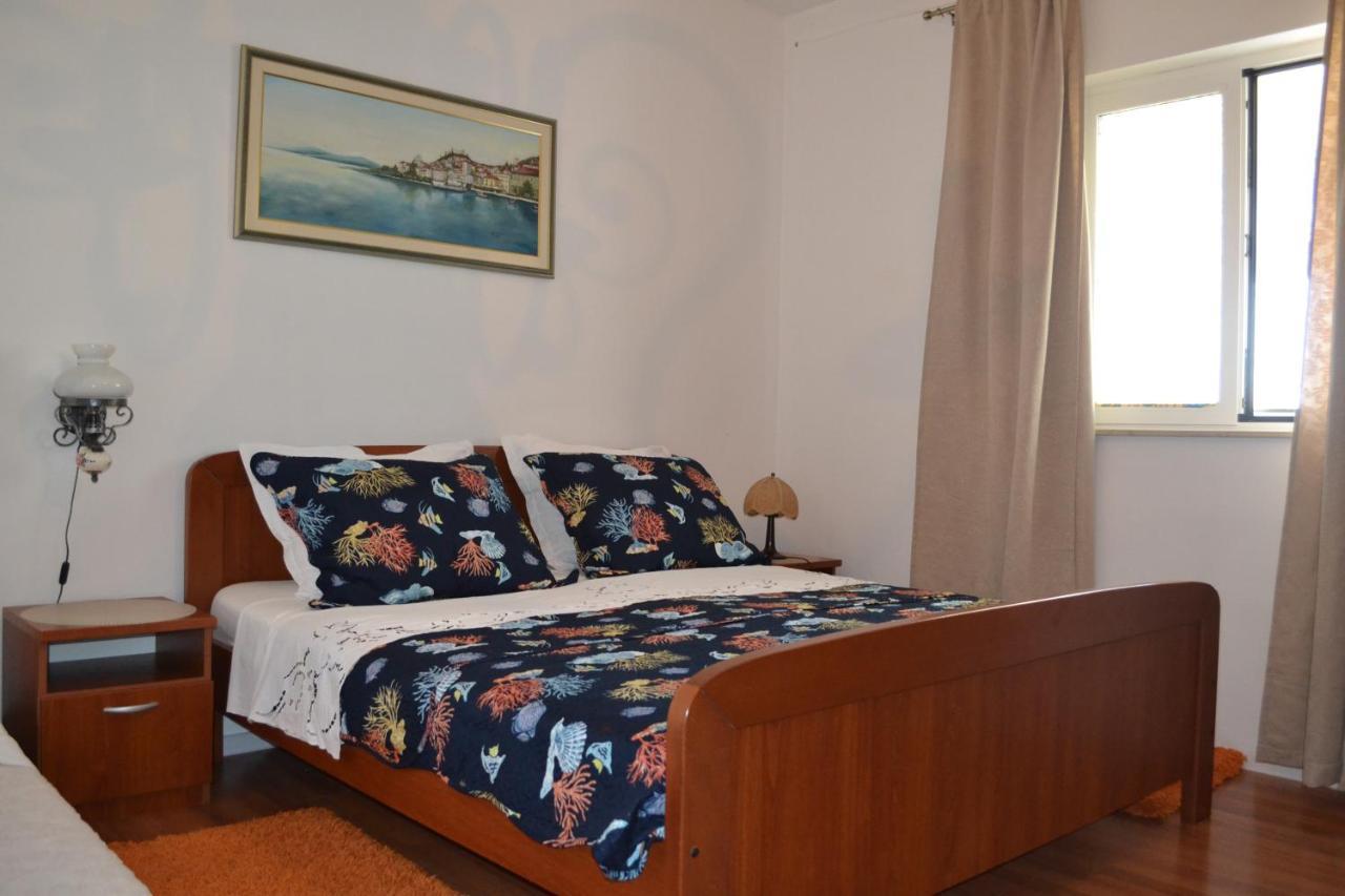 Apartments Lucija Srima Ngoại thất bức ảnh